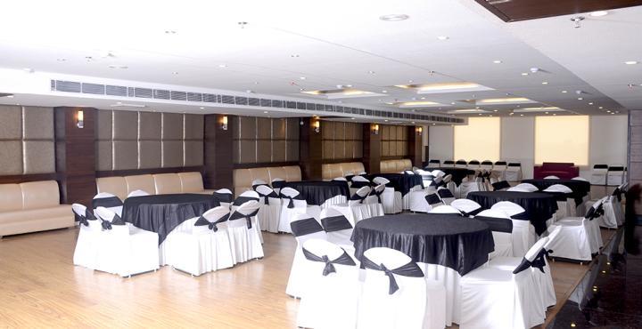 Tulip Inn Zirakpur Buitenkant foto