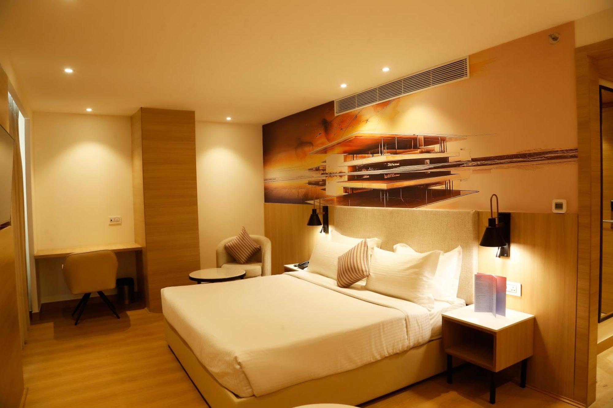Tulip Inn Zirakpur Buitenkant foto