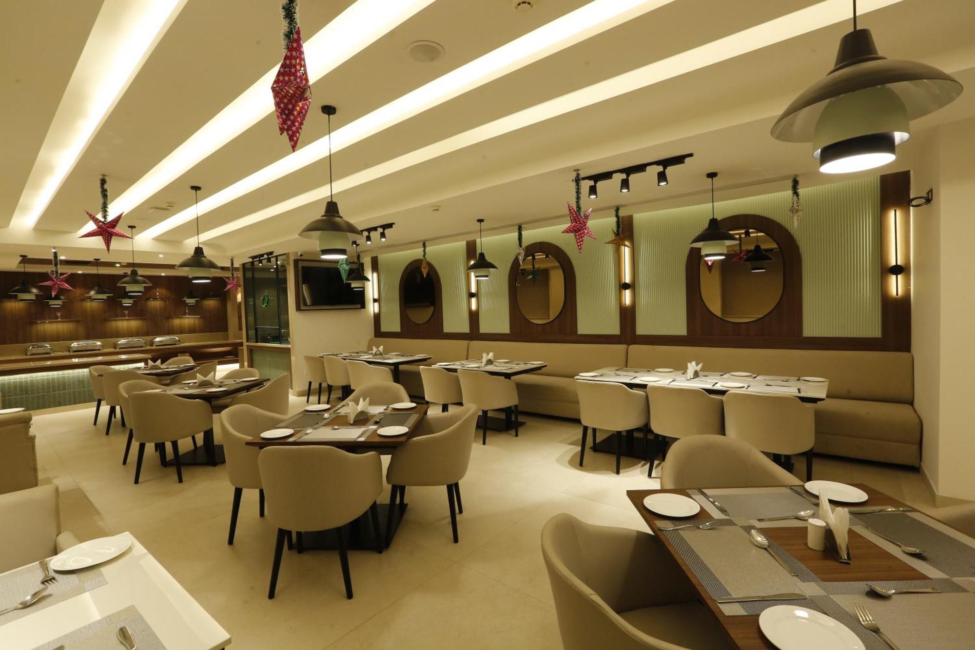 Tulip Inn Zirakpur Buitenkant foto