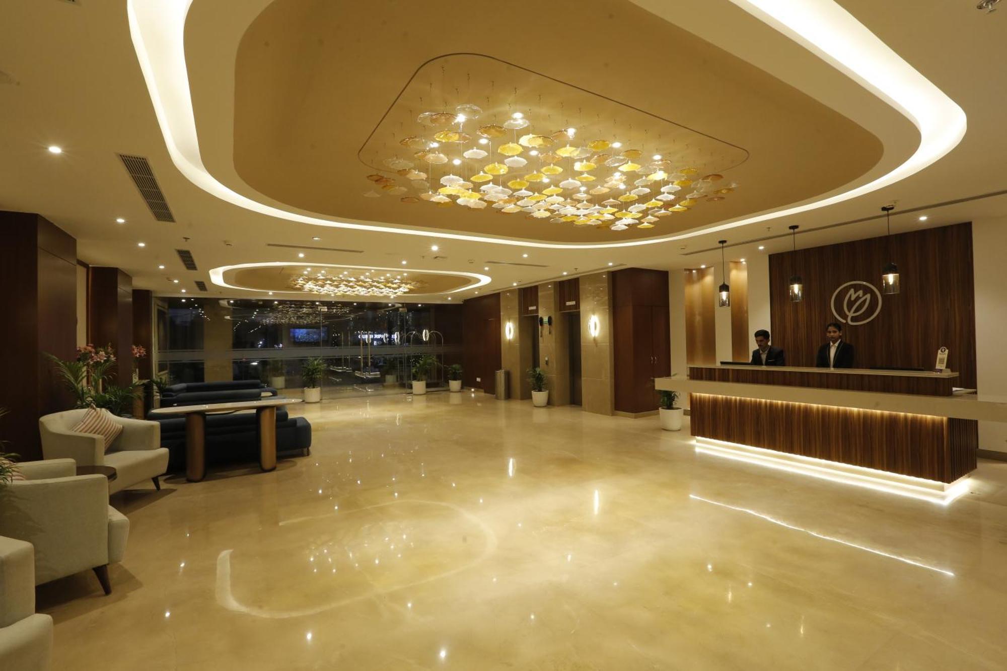 Tulip Inn Zirakpur Buitenkant foto
