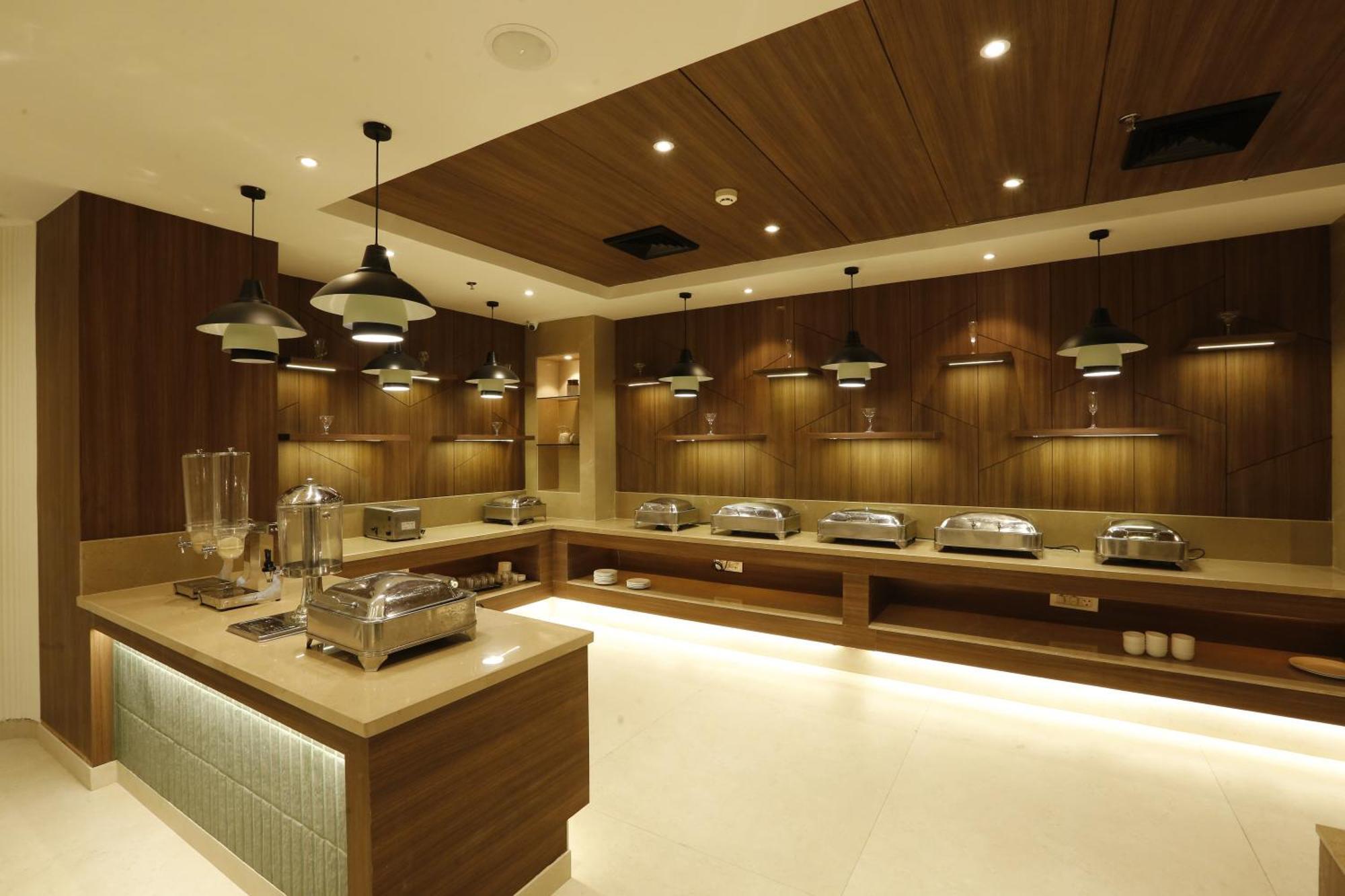 Tulip Inn Zirakpur Buitenkant foto