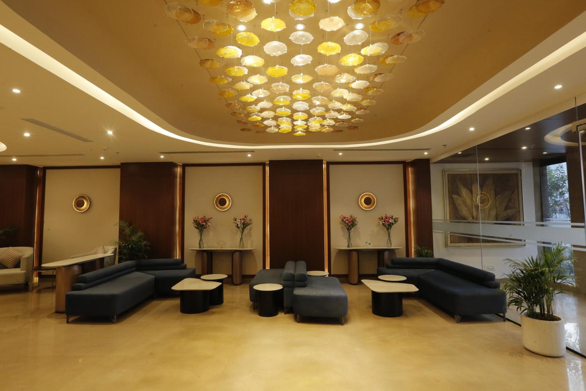 Tulip Inn Zirakpur Buitenkant foto