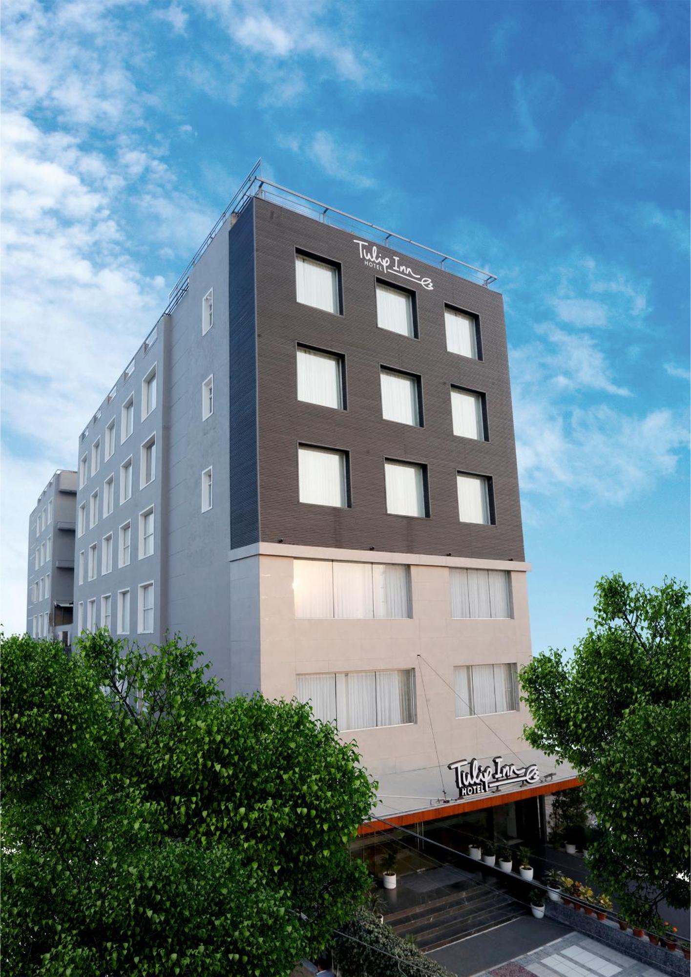 Tulip Inn Zirakpur Buitenkant foto