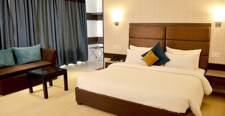 Tulip Inn Zirakpur Buitenkant foto